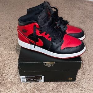 Air Jordan 1 Mid (GS)